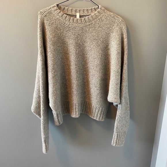 ✨ARITZIA THE GROUP BABATON Long Sleeve Sweater